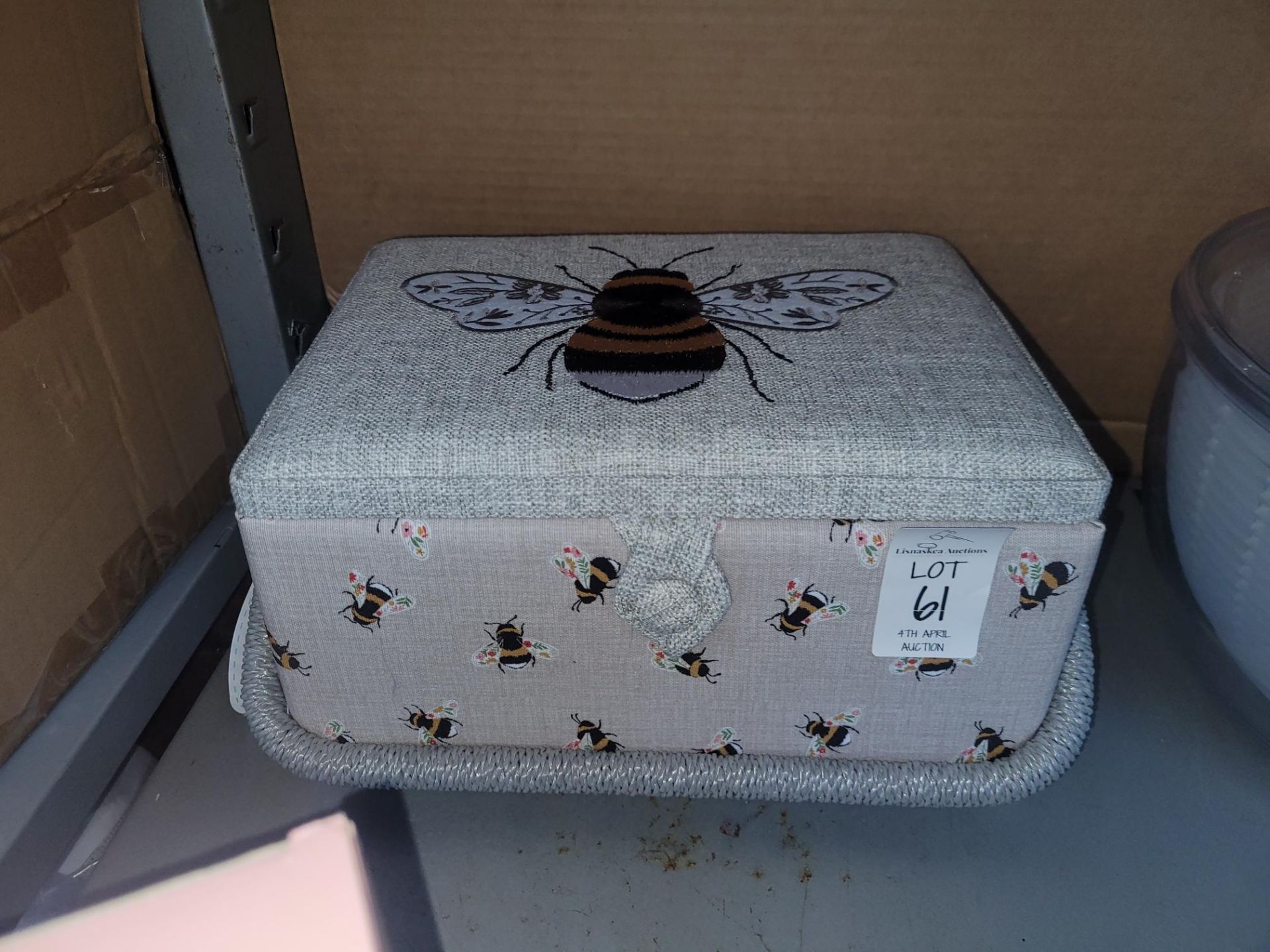 BEE STYLE MAKEUP BOX