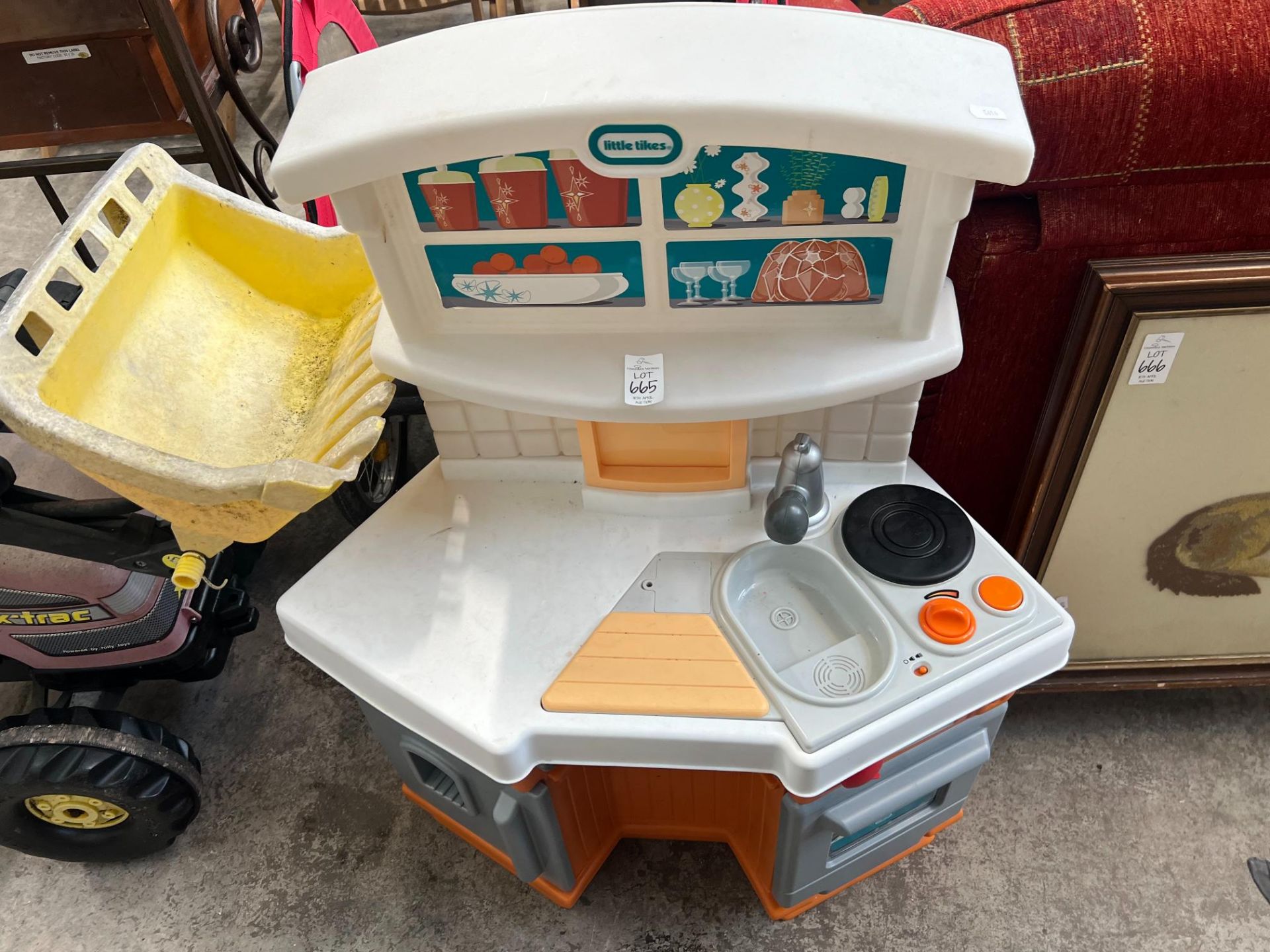 LITTLE TIKES PLAY KITCHEN