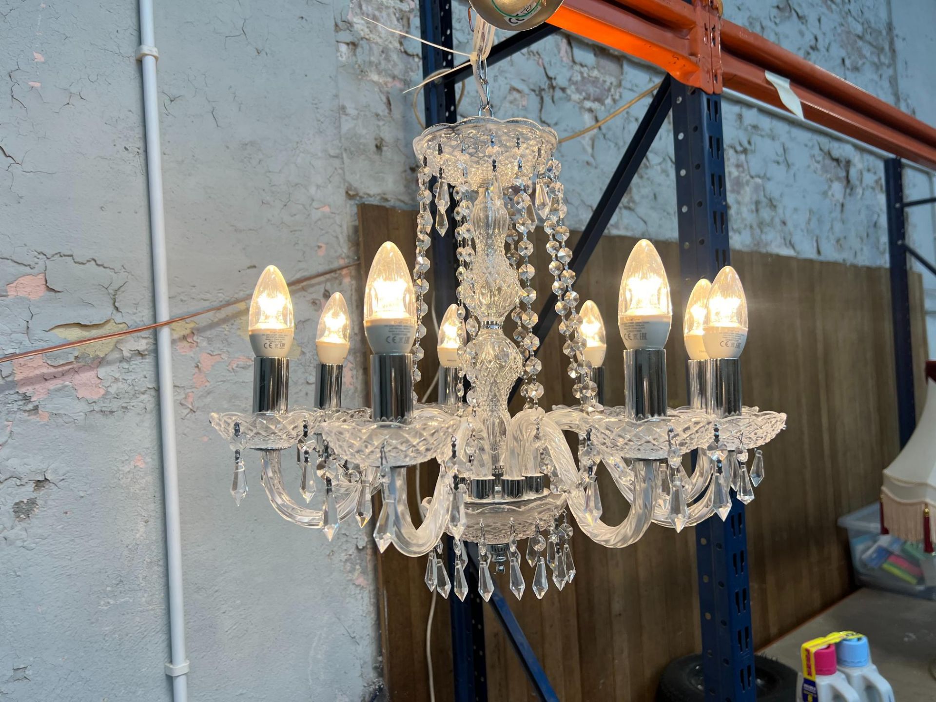 8-ARM CHANDELIER CEILING LIGHT FITTING (WORKING)