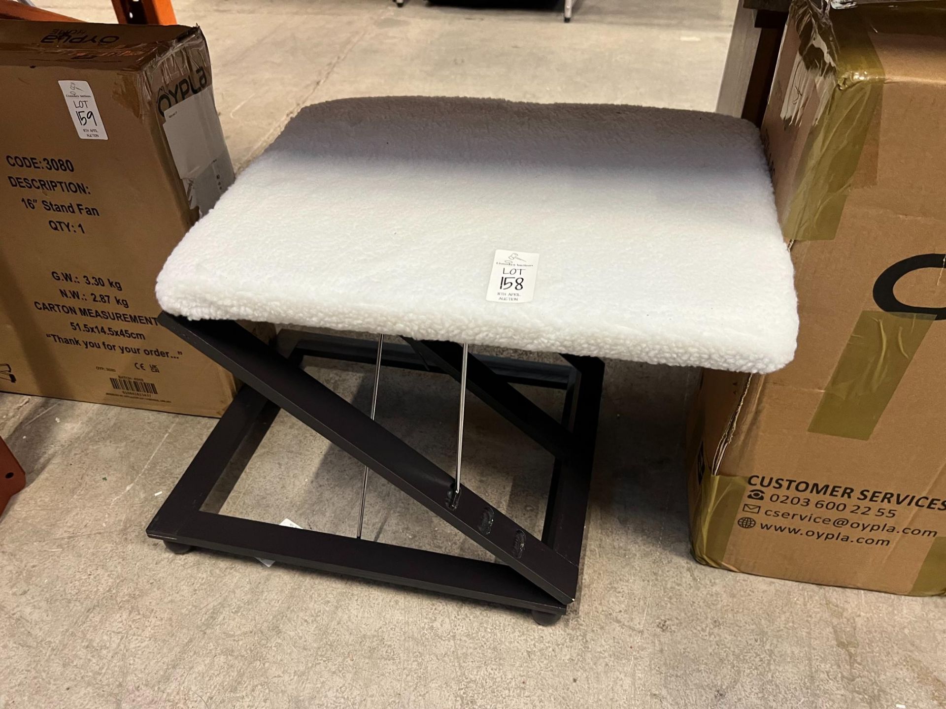 WHITE FLEECE TOPPED ADJUSTABLE STOOL (NEW)