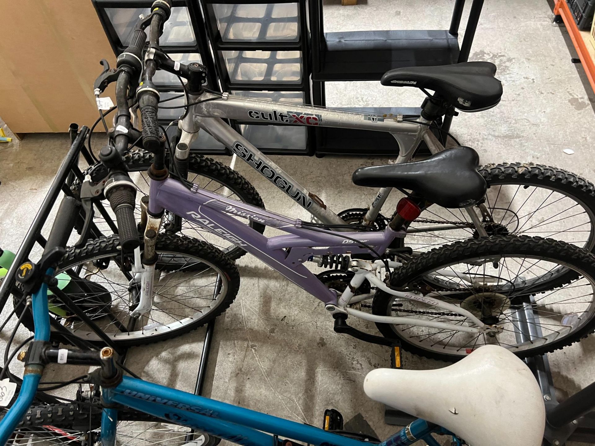 RALEIGH MISSION PURPLE MOUNTAIN BIKE