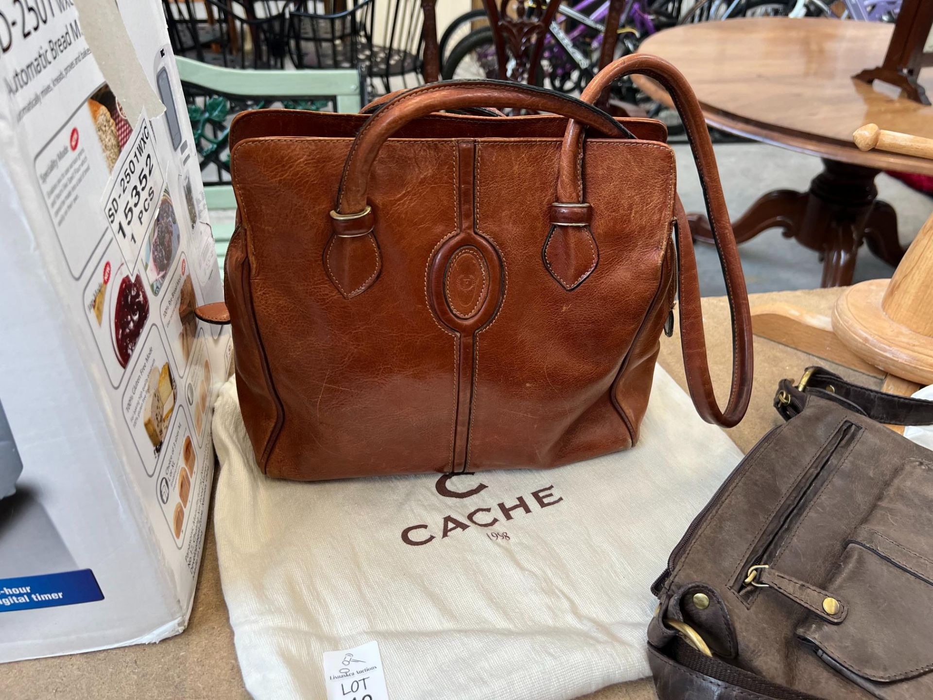 CACHE BROWN LEATHER STYLE TOTE BAG IN DUST BAG