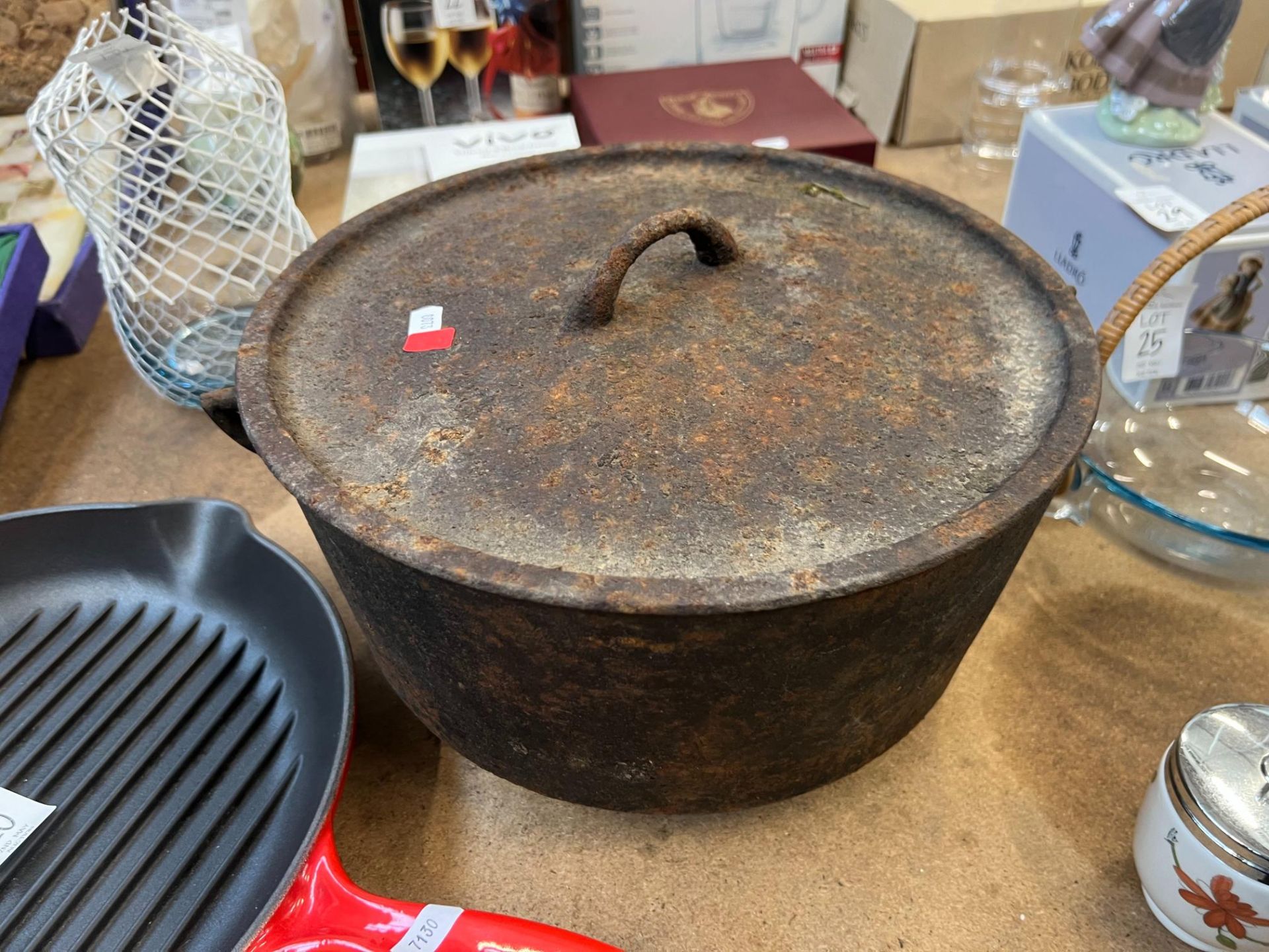 BLACK THREE LEGGED IRON POT