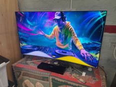 SAMSUNG 49" QLED CURED SMART FLATSCREEN TV WITH REMOTE (QE49Q7CAMT) (WORKING)