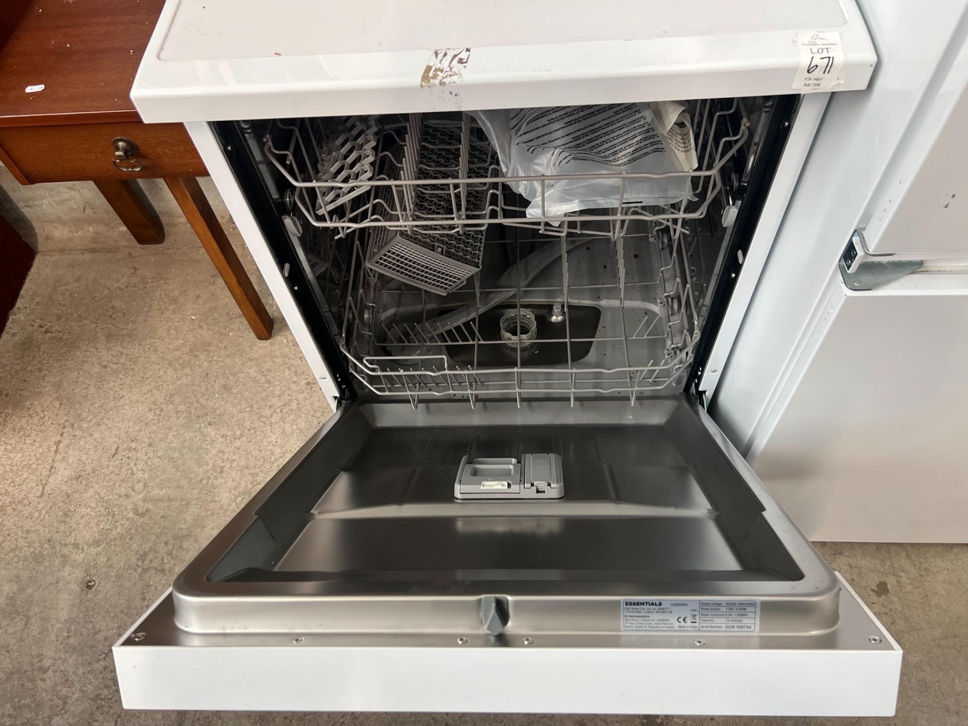 ESSENTIALS DISHWASHER CDW60W20 (HAMMER VAT TO BE ADDED TO THIS LOT)