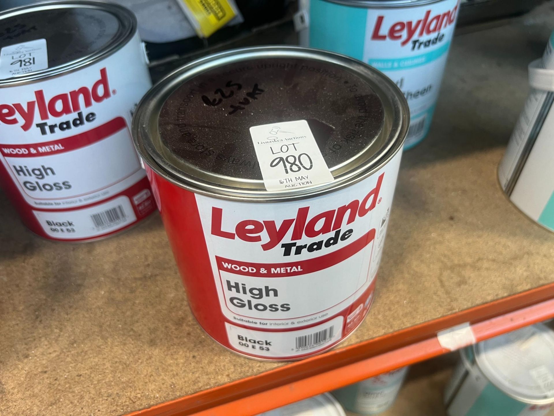 2.5L OF LEYLAND TRADE WOOD AND METAL HIGH GLOSS BLACK PAINT