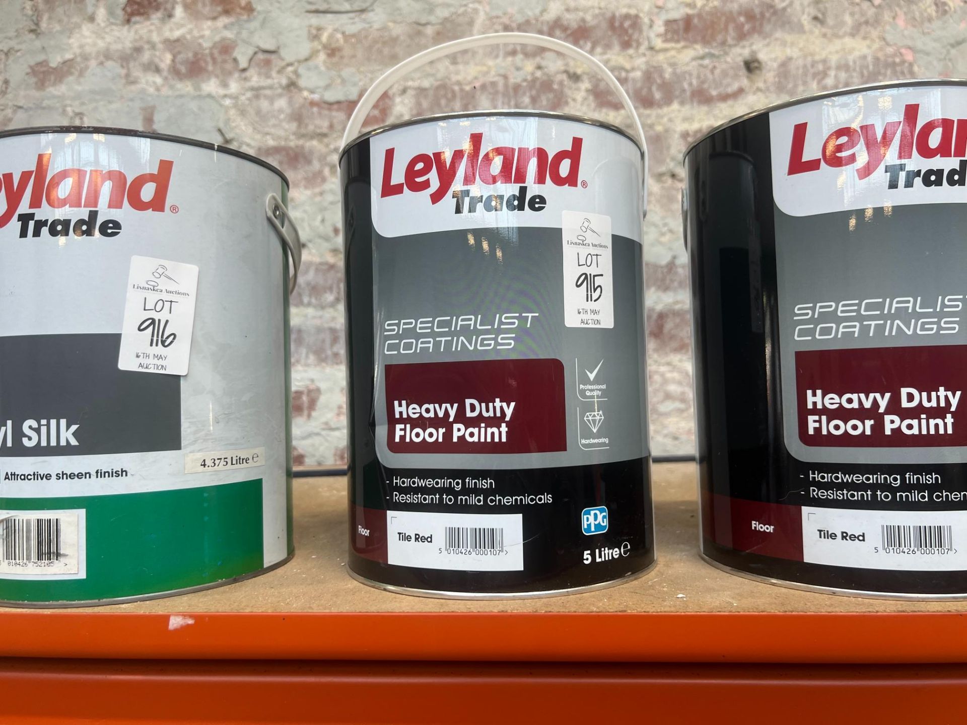 5L OF LEYLAND TRADE TILE RED HEAVY DUTY FLOOR PAINT