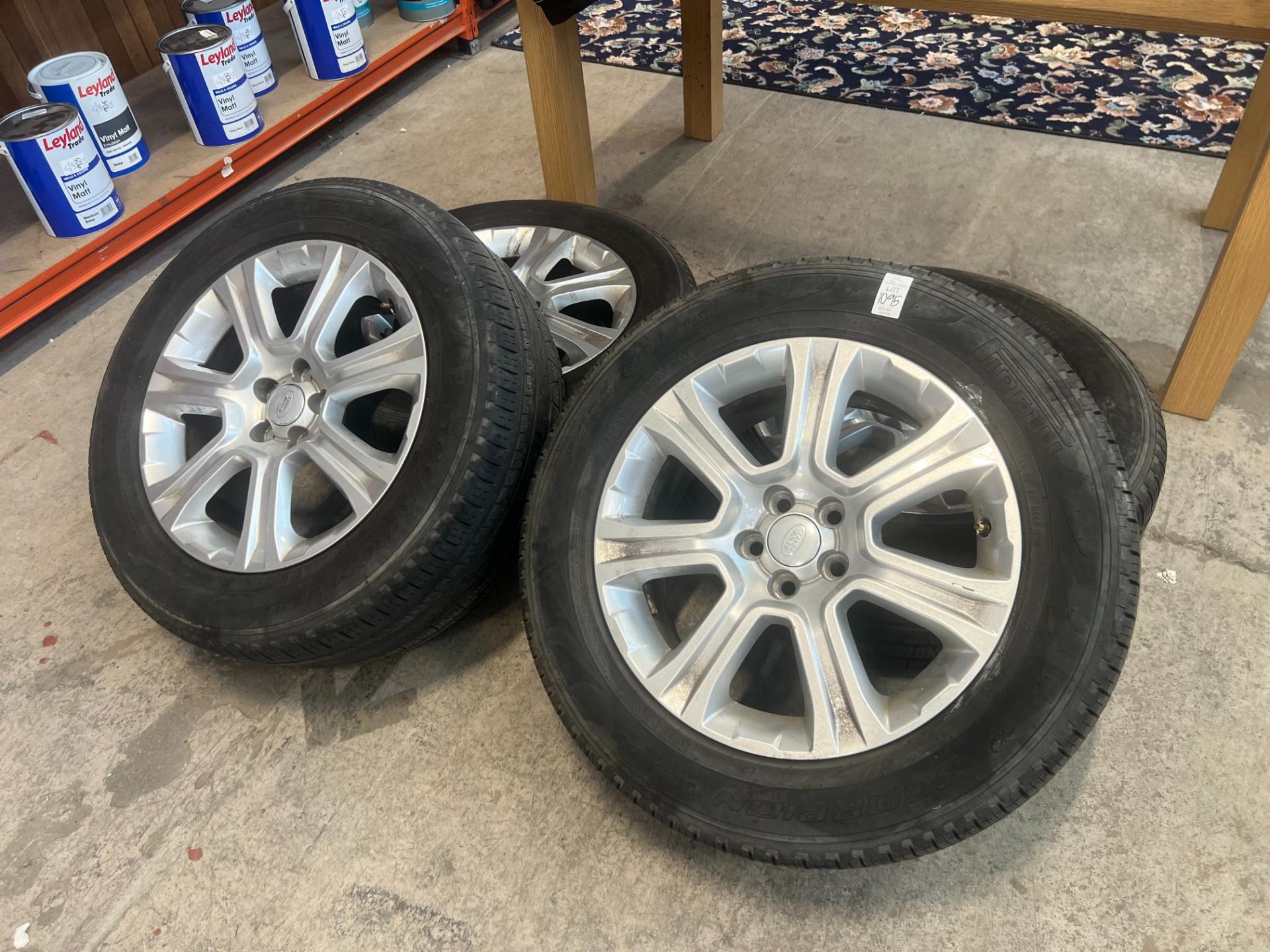 SET OF FOUR LAND ROVER EVOQUE WHEELS AND TYRES 235/60/18