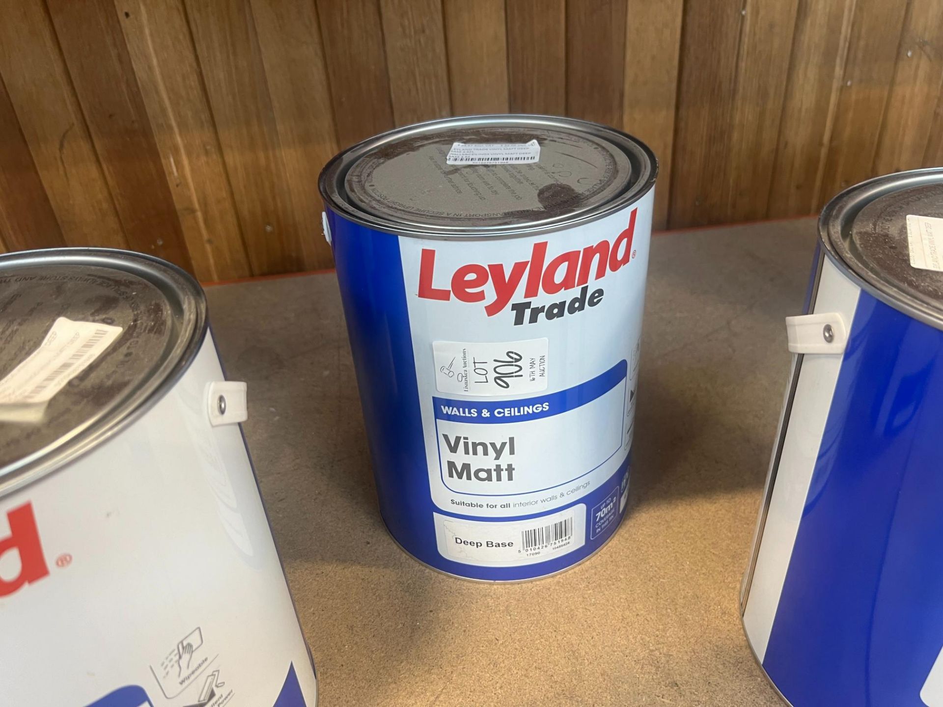 4.62L OF LEYLAND TRADE VINYL MATT DEEP BASE PAINT