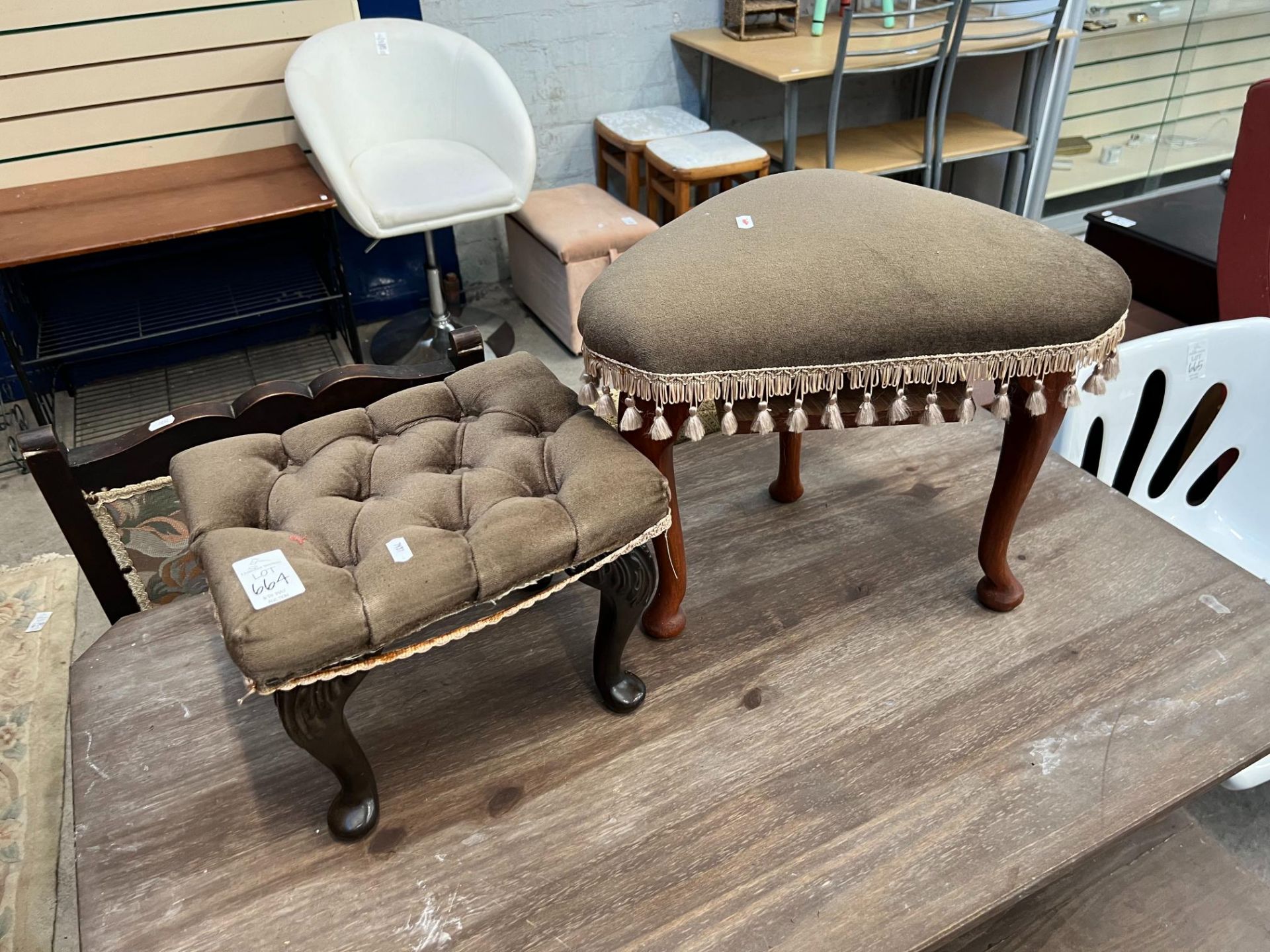 PAIR OF VINTAG STOOLS