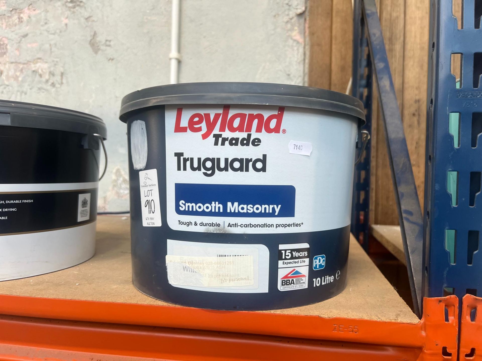 10L OF LEYLAND TRADE TRUGUARD WHITE SMOOTH MASONRY PAINT