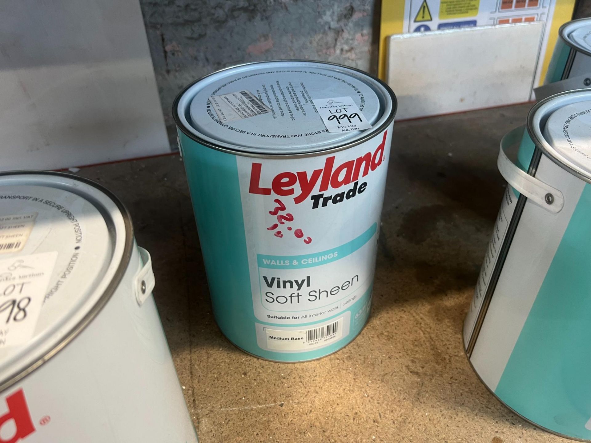 4.75 L OF LEYLAND TRADE VINYL SOFT SHEEN MEDIUM BASE PAINT