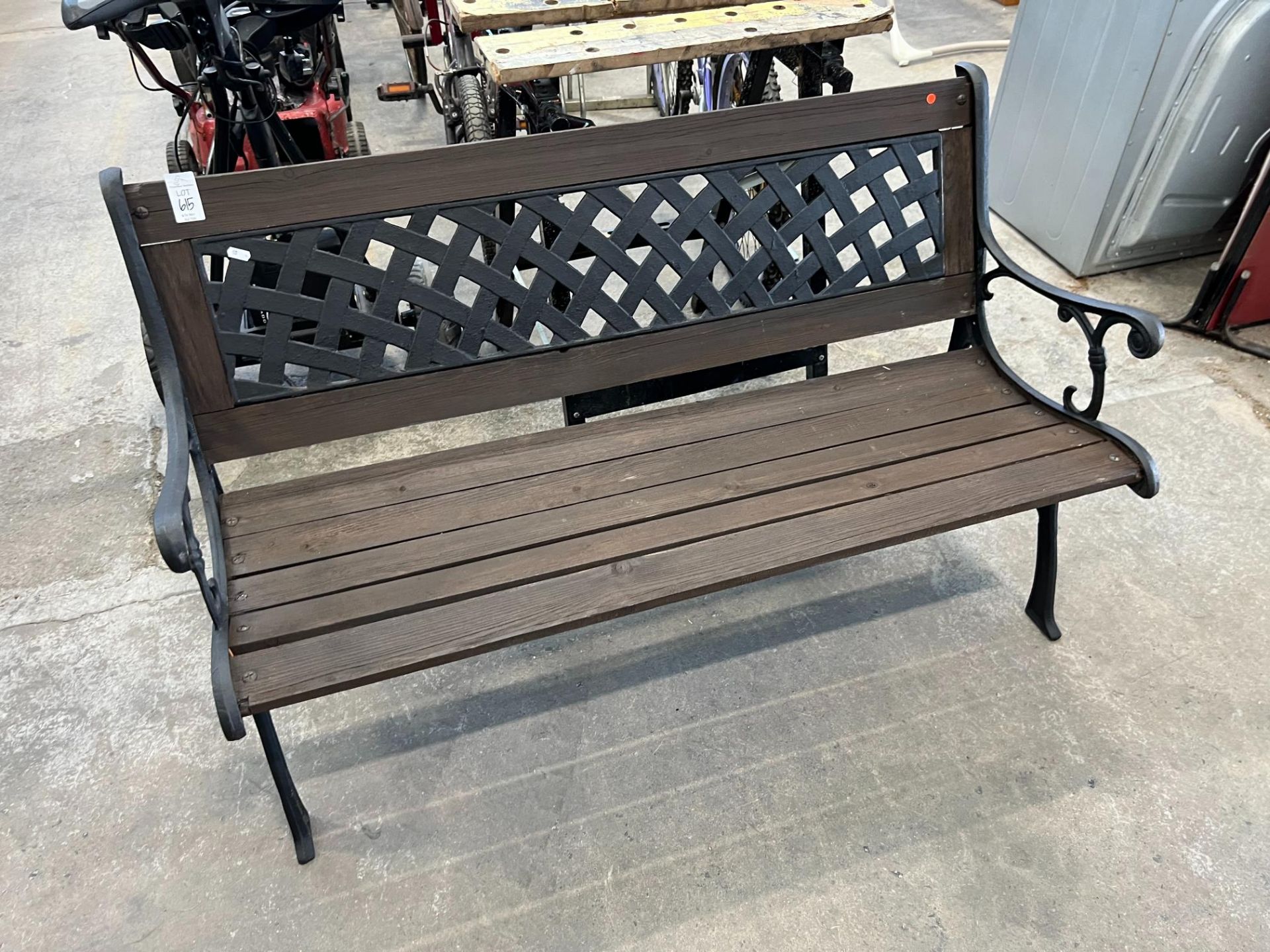 IRON AND WOODEN GARDEN BENCH (CLEAN)