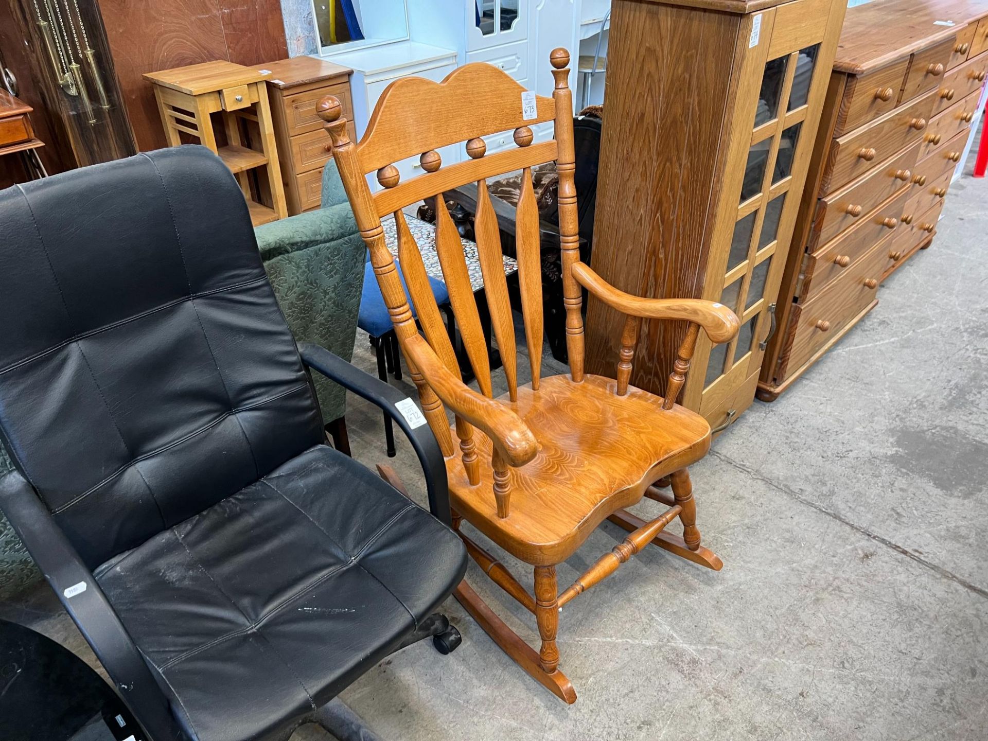 HEAVY PINE ROCKING CHAIR