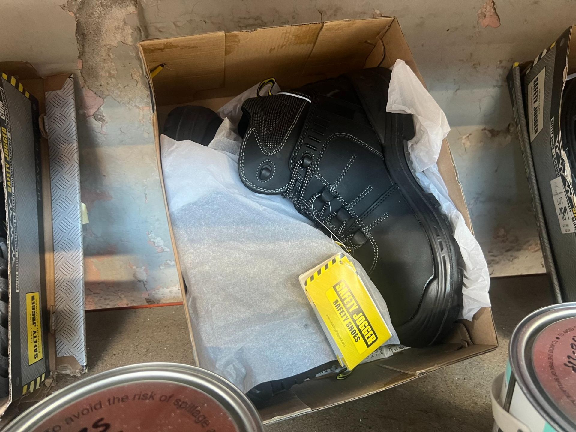 PAIR OF SAFETY JOGGER SAFETY BOOTS SIZE 42