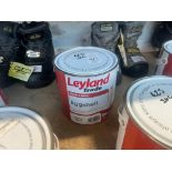 2.5L OF LEYLAND TRADE WOOD AND METAL EGGSHELL BRILLIANT WHITE PAINT