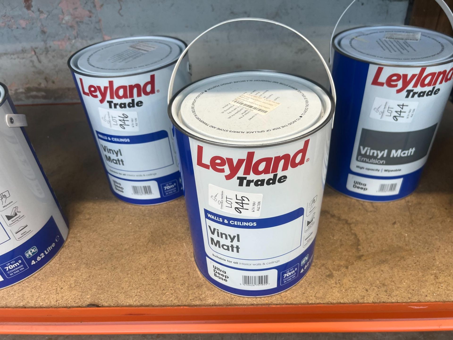 4.62L OF LEYLAND TRADE VINYL MATT ULTRA DEEP BASE PAINT