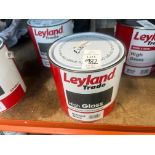 2.5L OF LEYLAND TRADE WOOD AND METAL HIGH GLOSS BRILLIANT WHITE PAINT