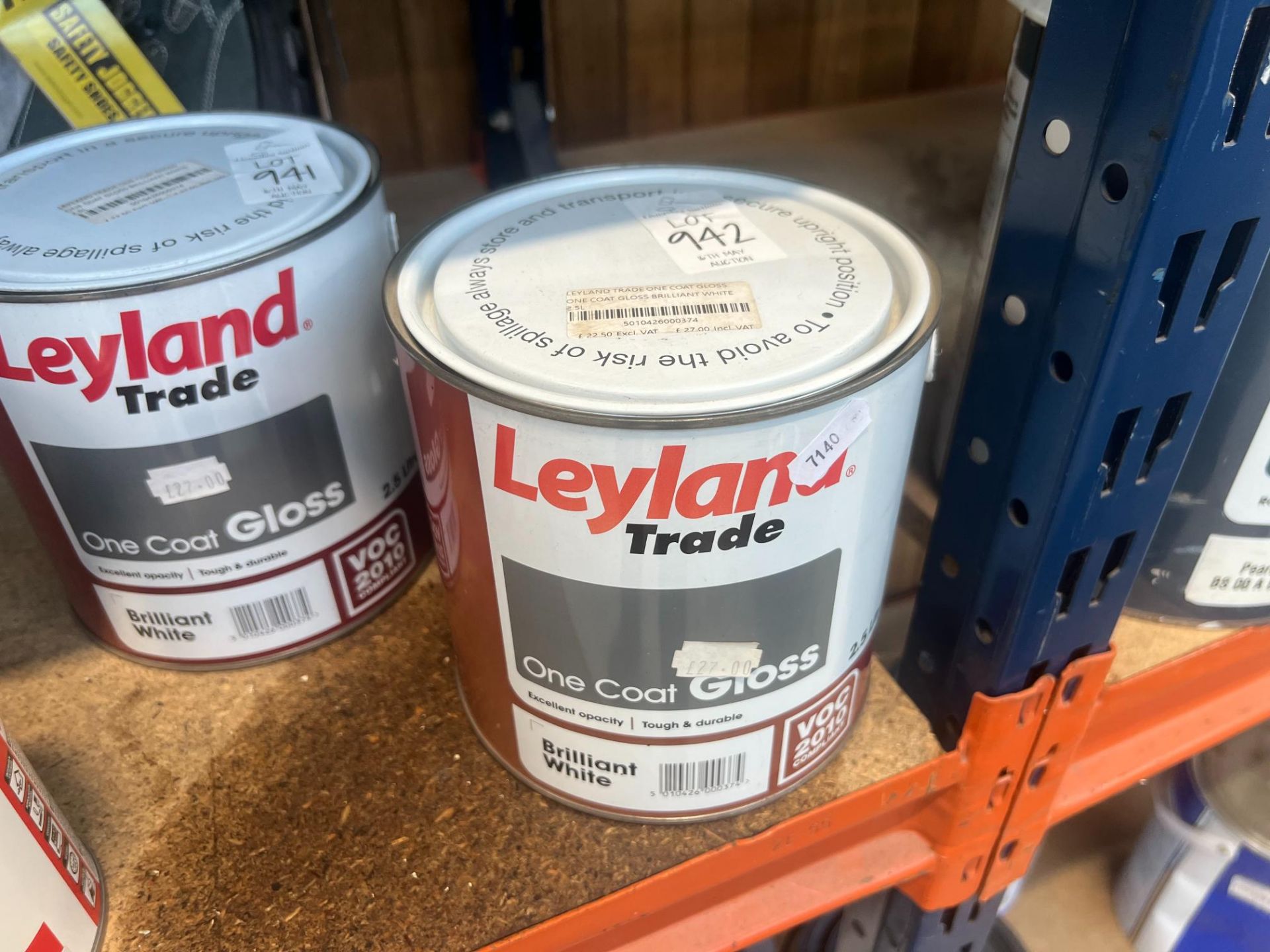 2.5L OF LEYLAND TRADE ONE COAT GLOSS BRILLIANT WHITE PAINT