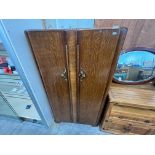 SMALL SIZED VINTAGE WARDROBE