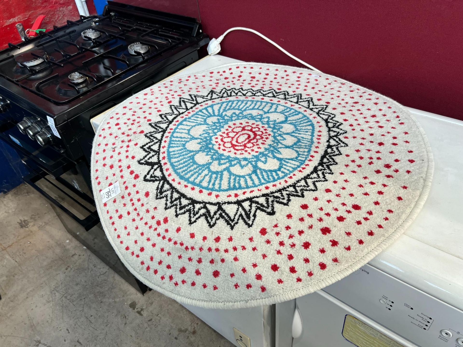 CIRCULAR FLOOR MAT