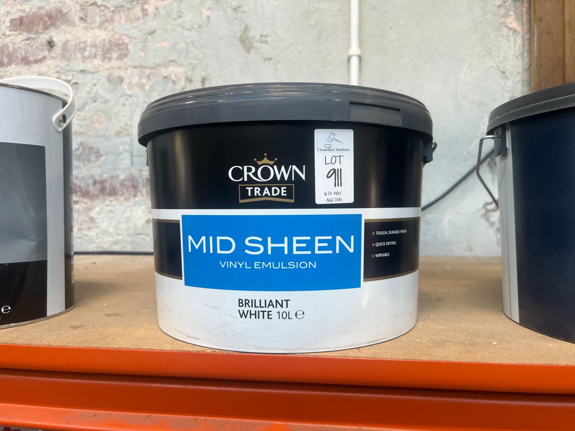 10L OF CROWN TRADE MID SHEEN VINYL EMULSION BRILLIANT WHITE PAINT