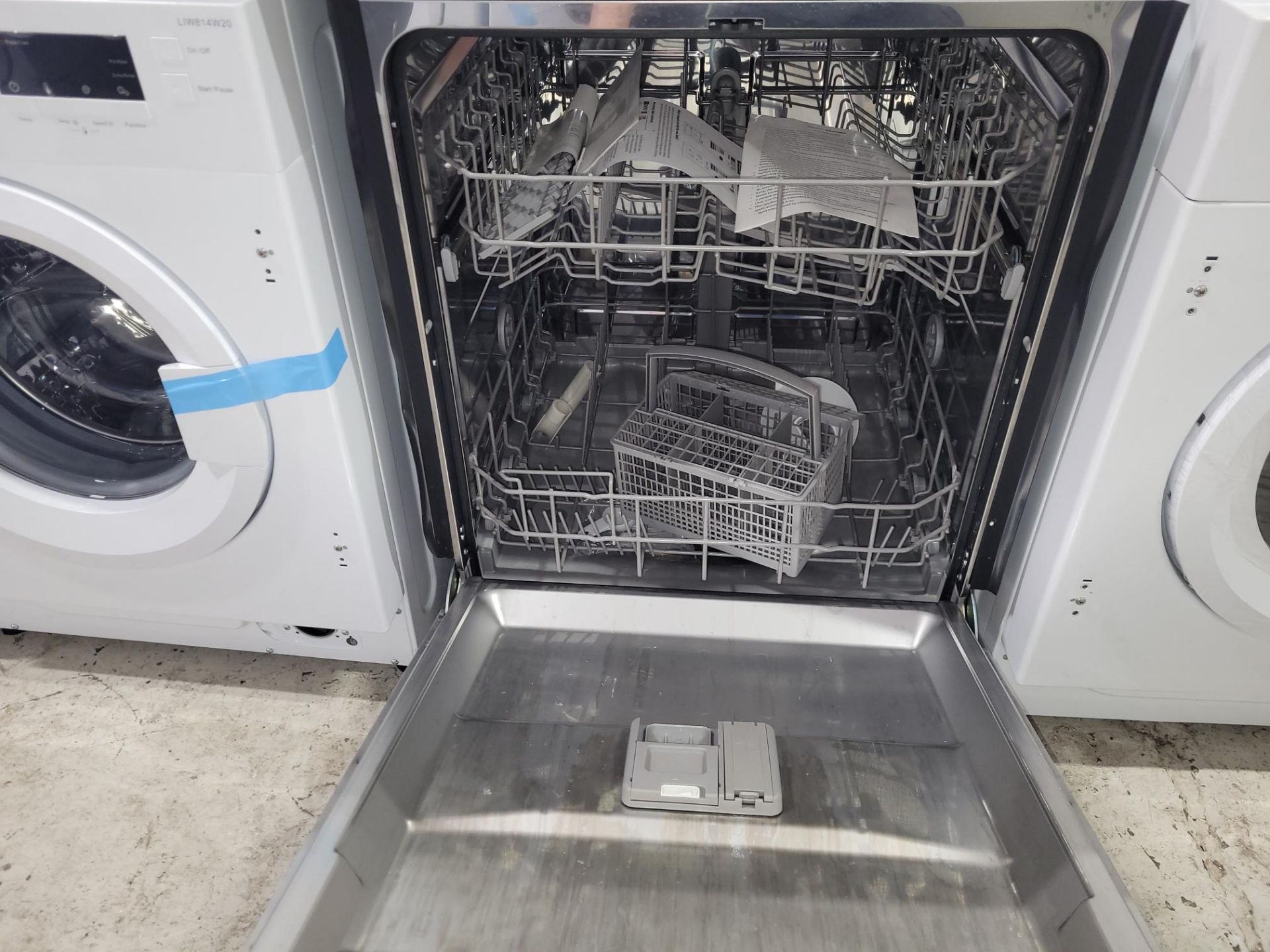 ESSENTIALS CID60W20 INTEGRATED DISHWASHER