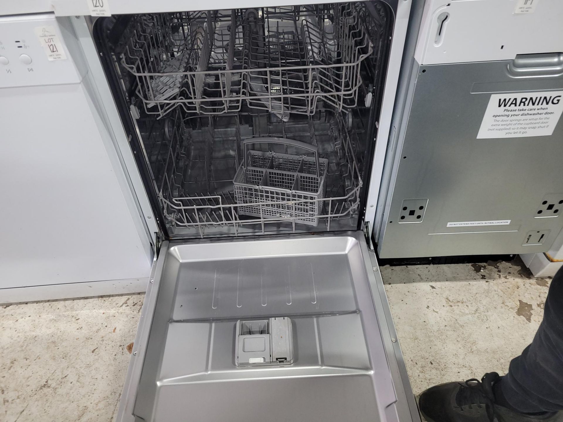 ESSENTIALS CDW60W20 FREESTANDING DISHWASHER