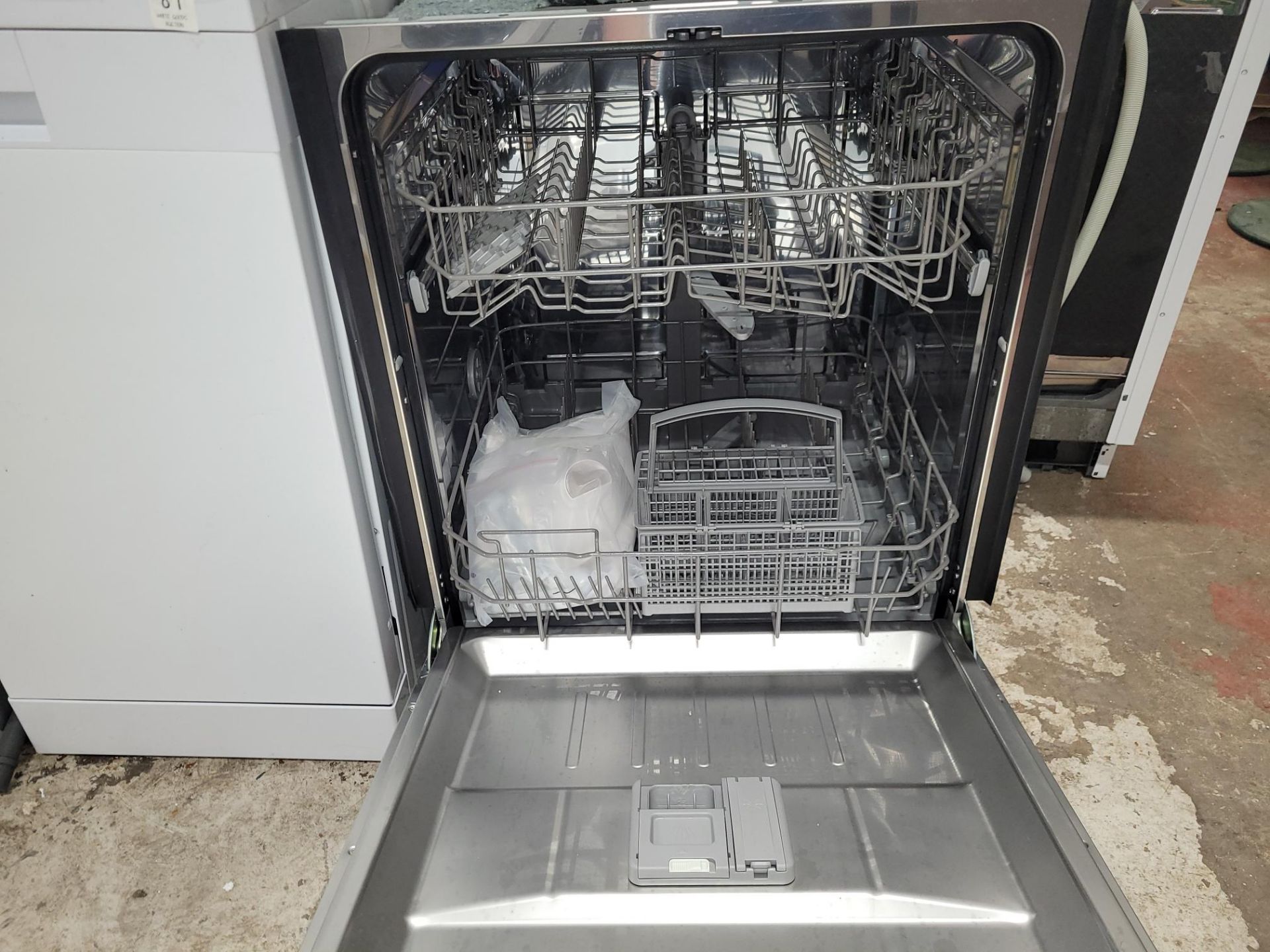 ESSENTIALS CID60W20 INTEGRATED DISHWASHER