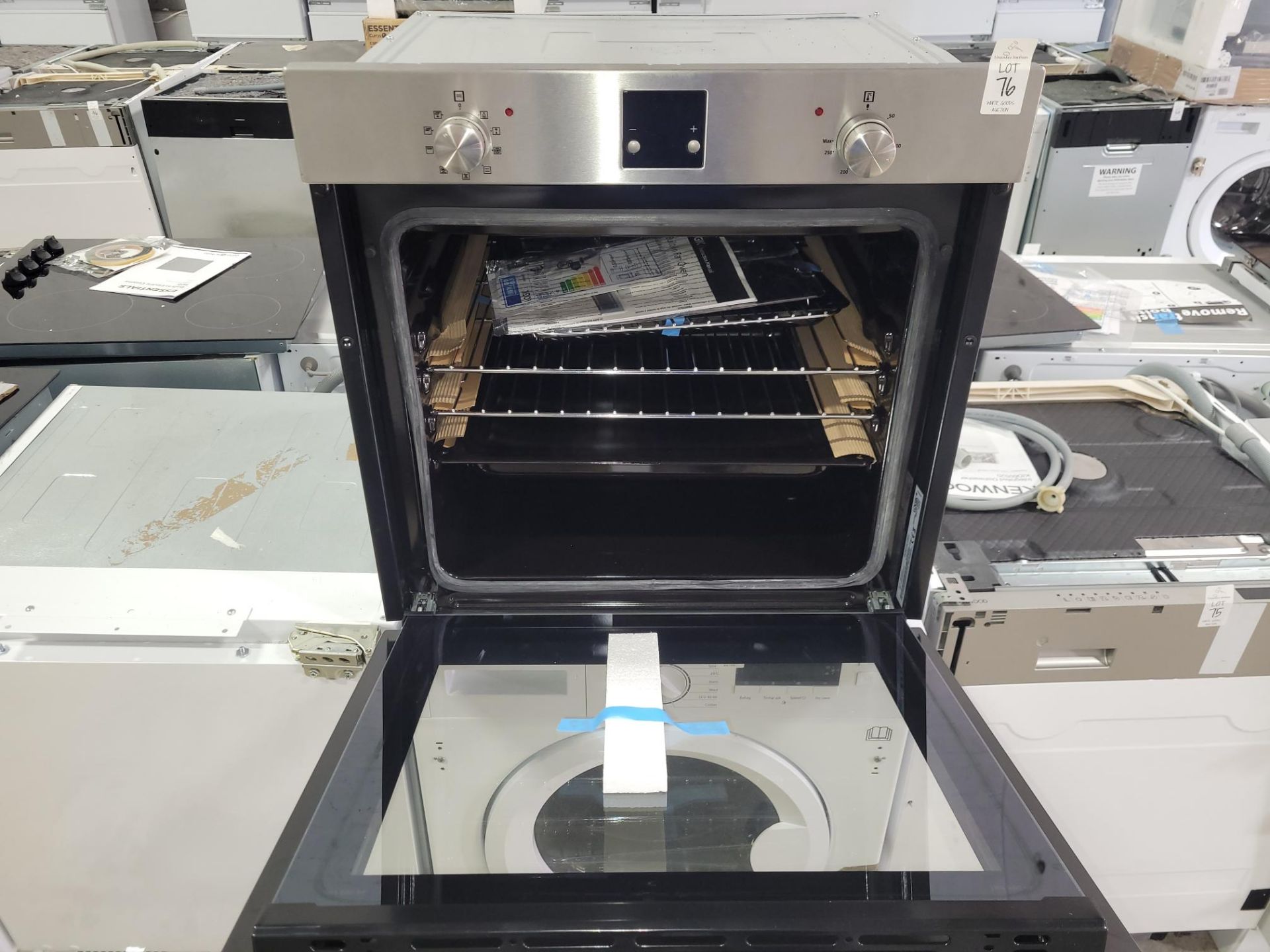 LOGIK LBLFANX17 BUILT-IN FAN OVEN