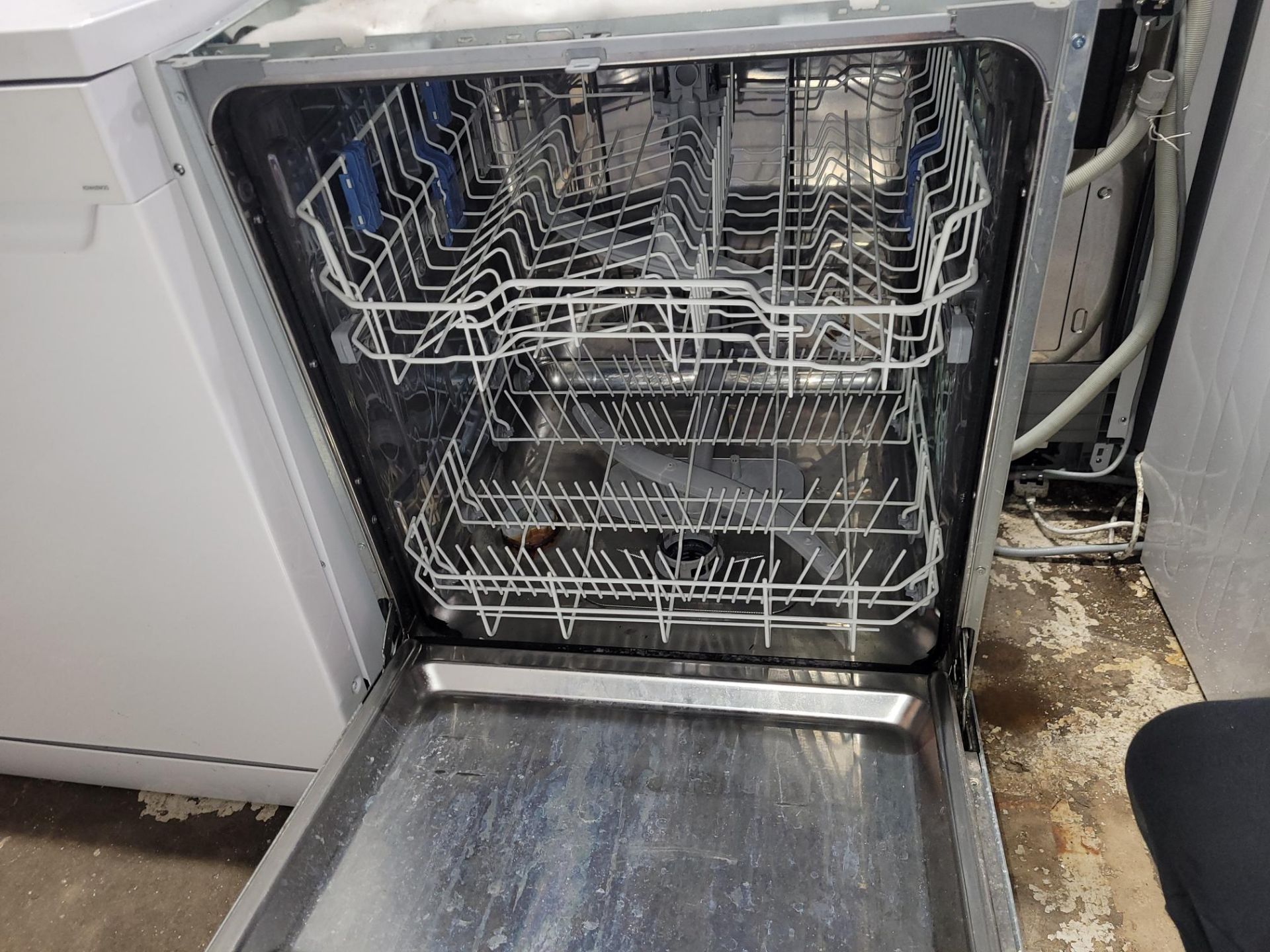 INDESIT DIF04B1 INTEGRATED DISHWASHER