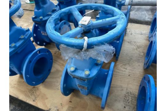 NEW UNUSED DN150 CAST IRON GATE VALVE WITH HANDWHEEL