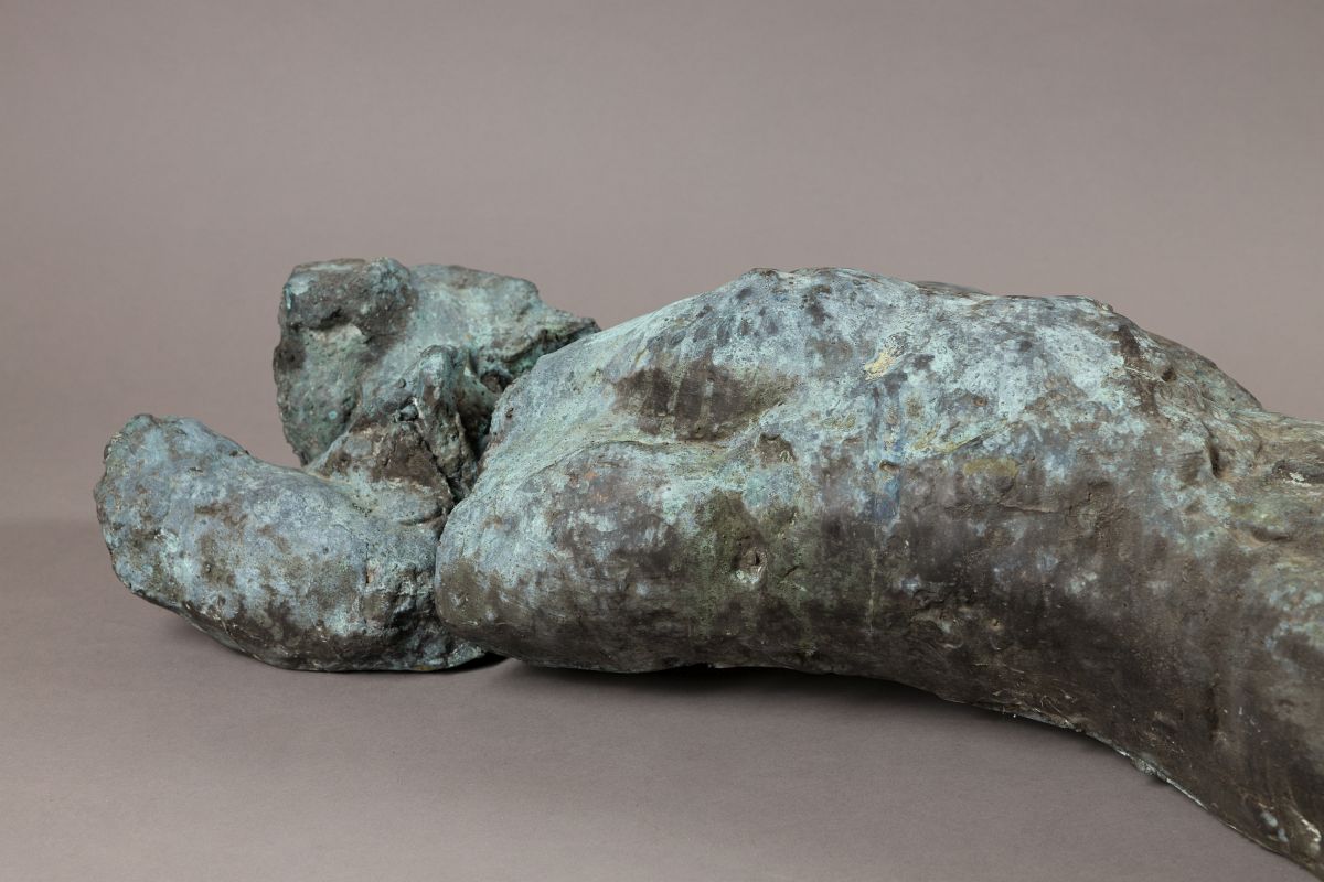 Blaickner, Theo(*1949)Female Torso, 1989bronzemonogrammed and datedH: 7,1 in / W: 34,3 in / D: 14, - Image 10 of 16