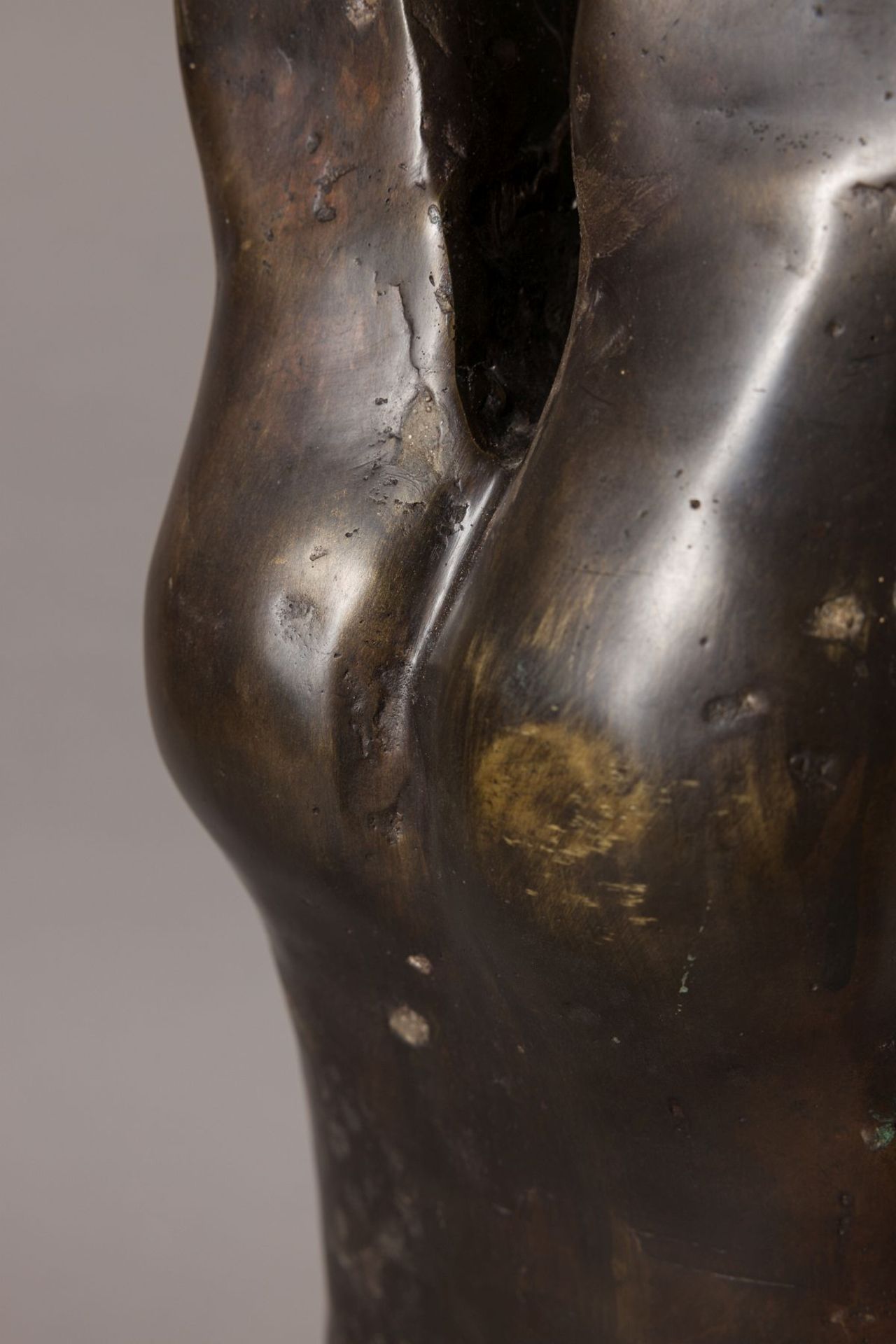 Dalpra, Mario(*1960)Untitled, 2008bronzemonogrammed and dated on base, edition: 10 piecesH:33,3 in / - Image 10 of 10