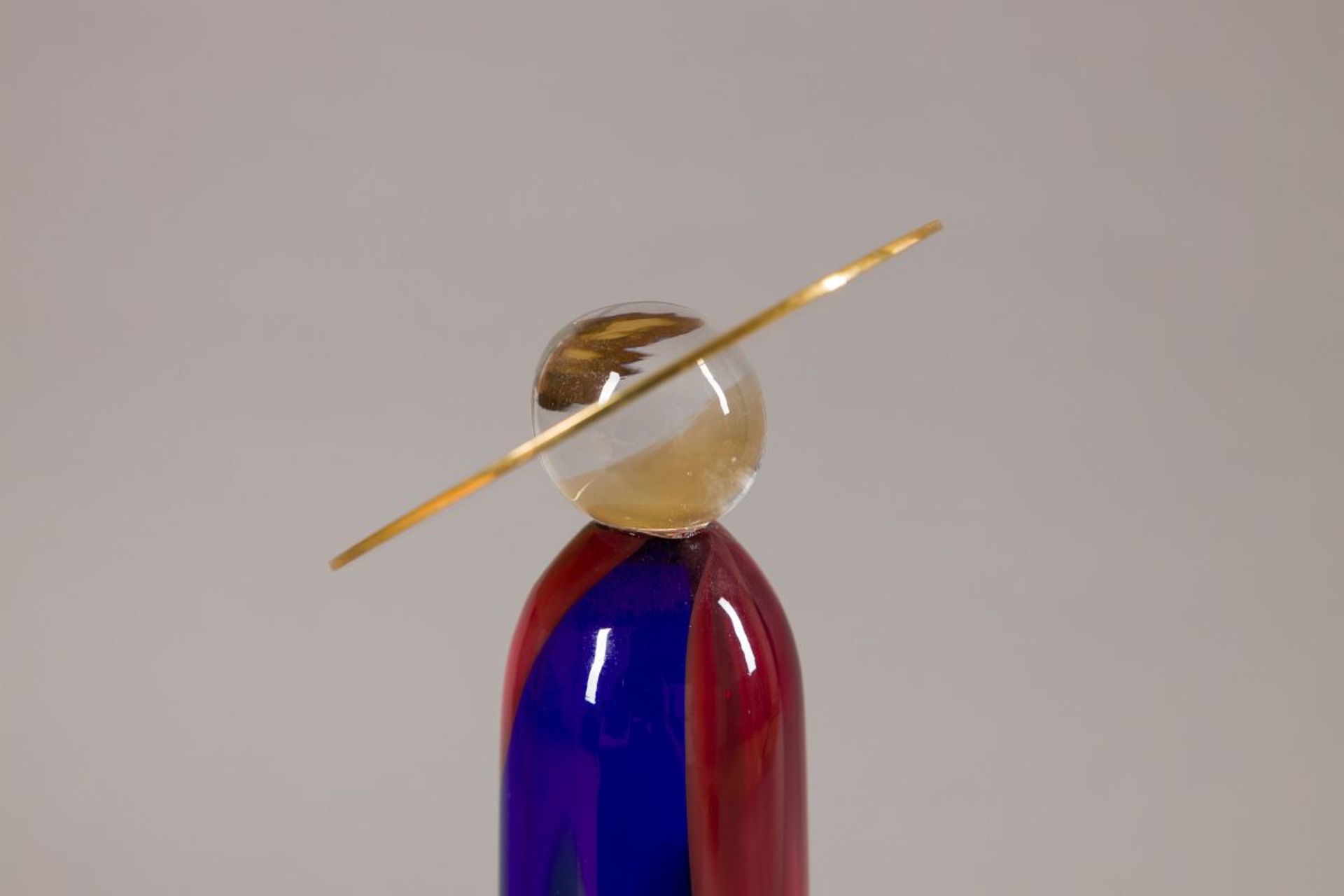 HELLDENMUT(*1961)Angelo Iglass sculpture (Murano glass), disc in brassH: 15,4 in / W & D: 3,9 inAn - Image 8 of 11