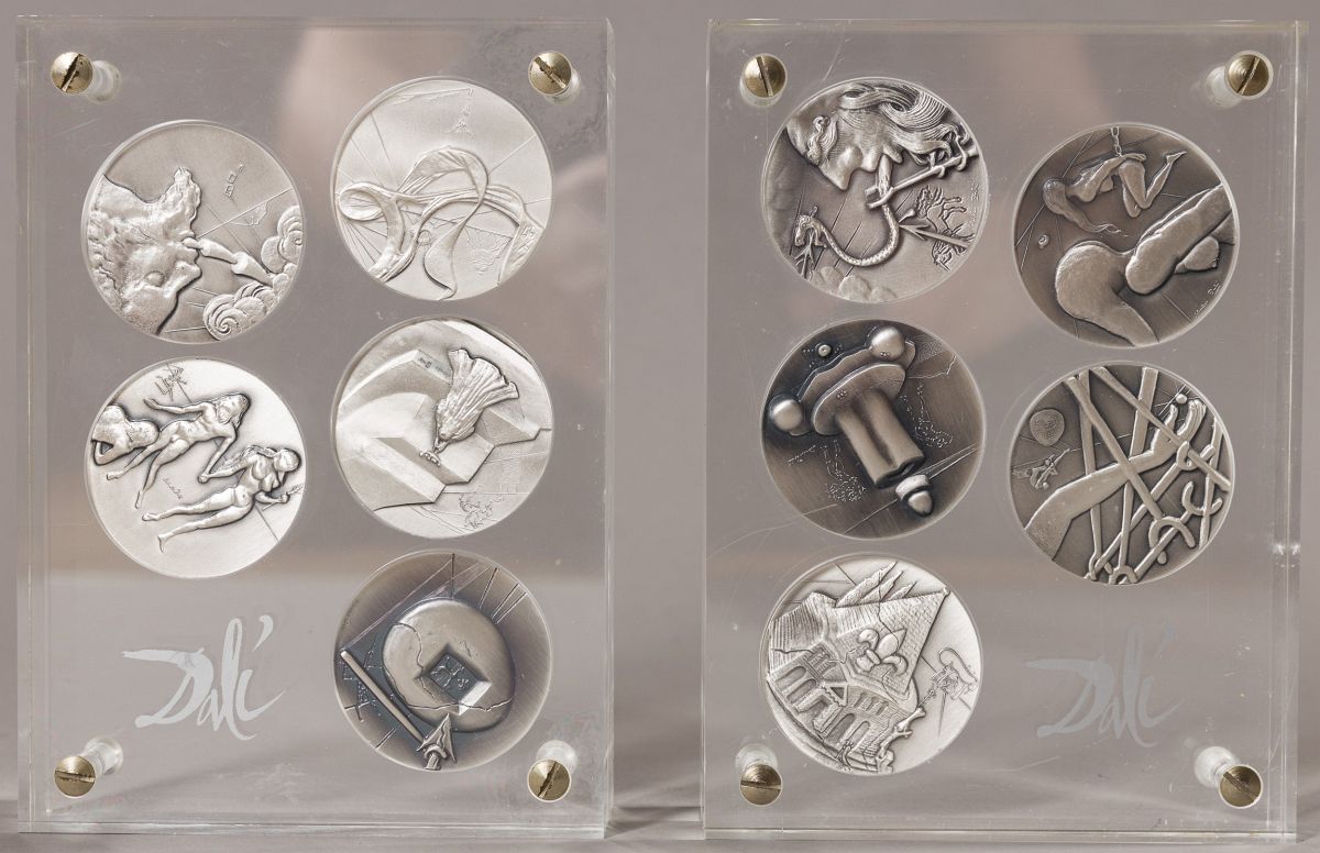 Dalí, Salvador(1904 - 1989)Ten Commandments, 1975each 5 silvermedals in acrylic glasseach