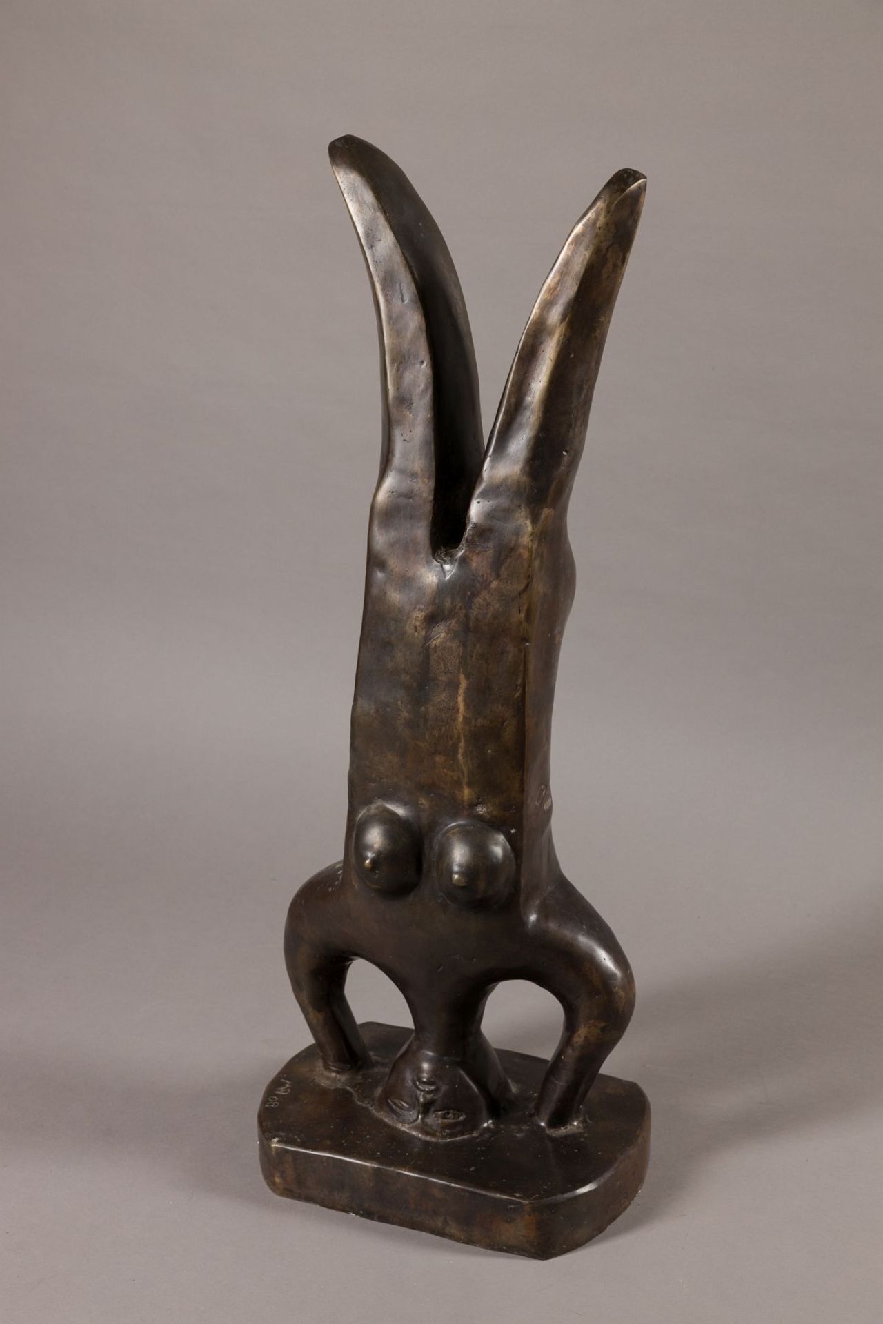 Dalpra, Mario(*1960)Untitled, 2008bronzemonogrammed and dated on base, edition: 10 piecesH:33,3 in / - Image 3 of 10