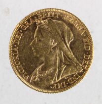 Sovereign 1900 EF, some surface marks.