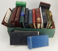 Accessories - large packed banana box with 2nd hand albums, ring binders, cover albums, etc. New