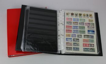 World mix on stocksheets, housed in 2x binders (Qty)