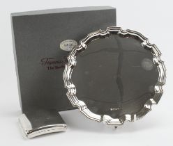 Silver chippendale style salver, raised on three feet, hallmarked 'FH, Sheffield 1993, diameter 21cm