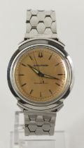 Bulova Accutron stainless steel cased quartz gents wristwatch, circa 1960s. The salmon dial with