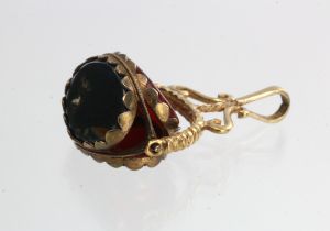 9ct yellow gold swivel pocket watch fob, cornelian, onyx and bloodstone measure approx. 18mm x