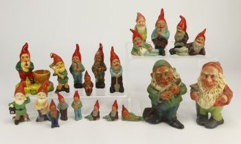 Figures. A collection of various Snow White dwarfs and a group of various knomes, tallest 15cm