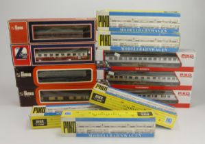 Coaches. A collection of twelve boxed HO gauge coaches, by Piko and Lima, including Piko 5-6507, 5-