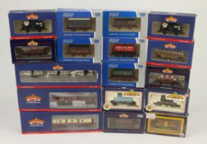 OO gauge. A collection of seventeen boxed OO gauge Bachmann & Dapol rolling stock, including