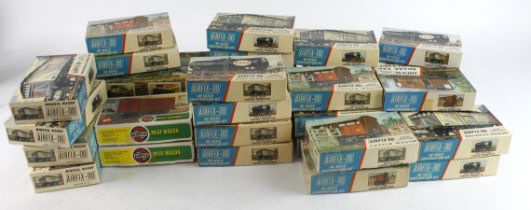 Airfix. A group of thirty boxed Airfix HO / OO gauge railway model kits, comprising locomotives