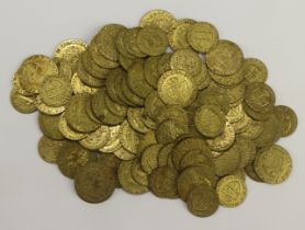 Imitation Guinea & Half Guinea brass gaming counters (117)