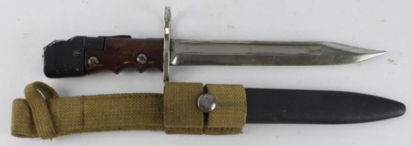 British No7 bayonet, blade 8", ricasso marked No7 Mk1/L, blade polished, in its steel scabbard,