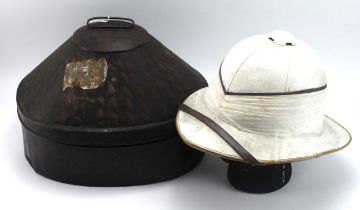 World War I Officer’s private purchase Wolseley Pattern Pith Helmet and Transit Tin, circa 1917,